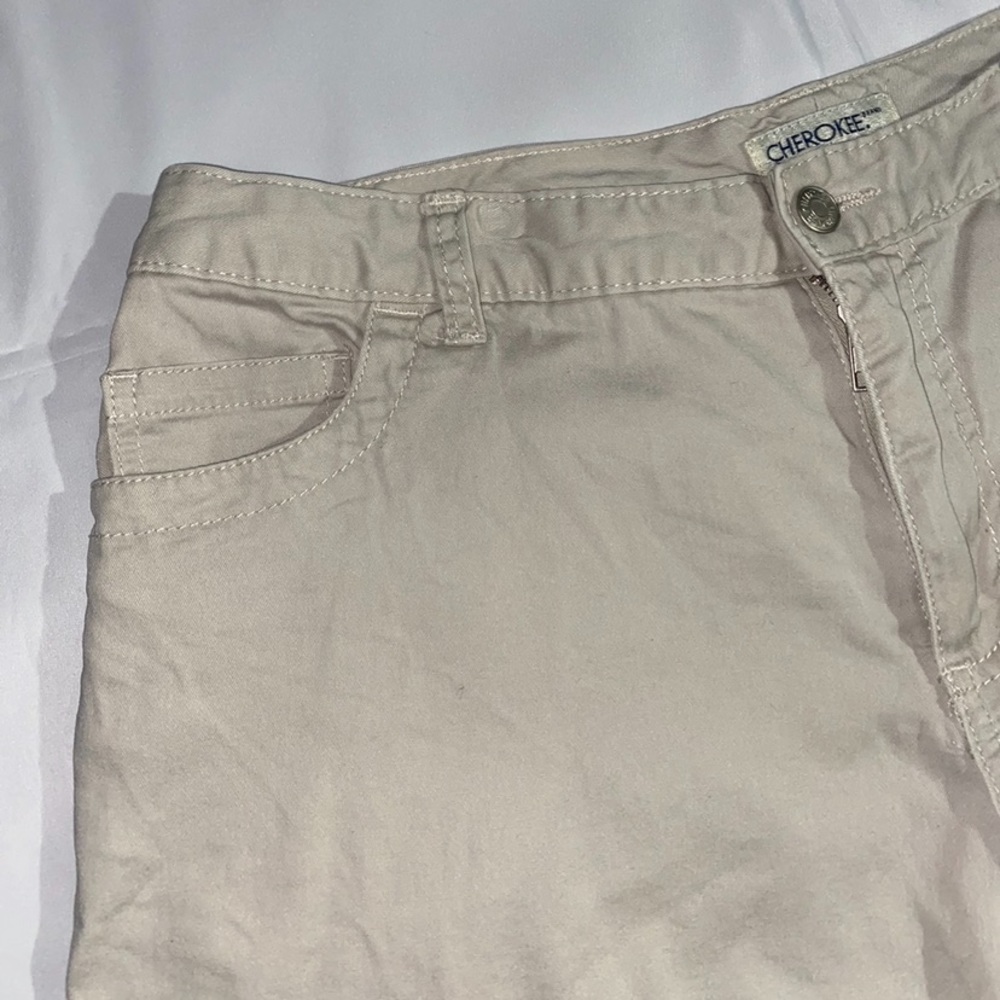 Cherokee Khaki Shorts - Picture 7 of 8